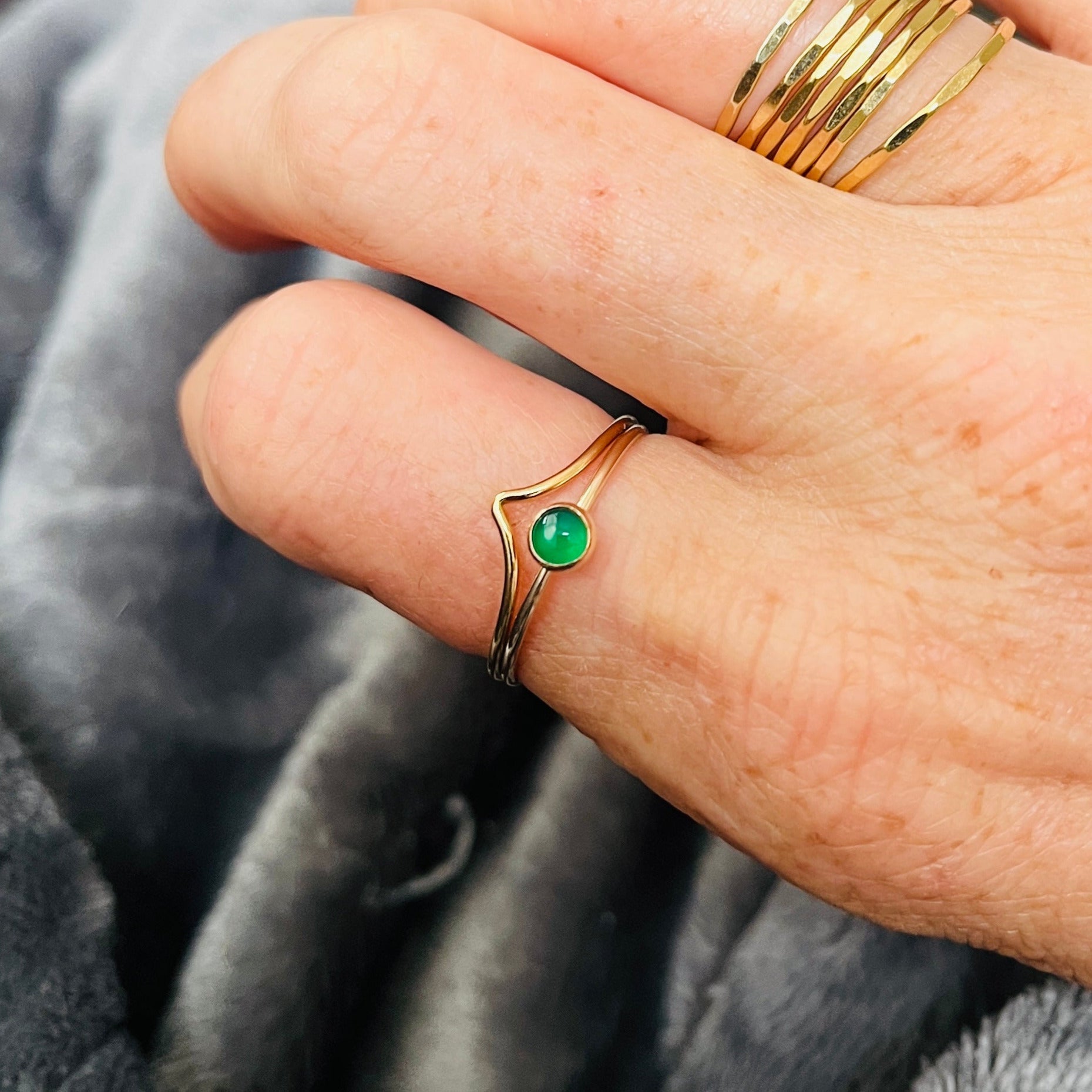 SMALL GEMSTONE RING