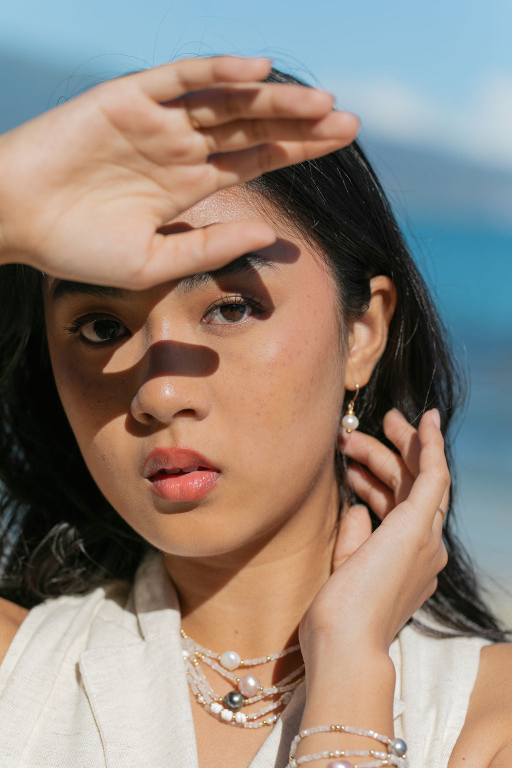 White Round Freshwater Pearl Earrings - Gold Aheahe