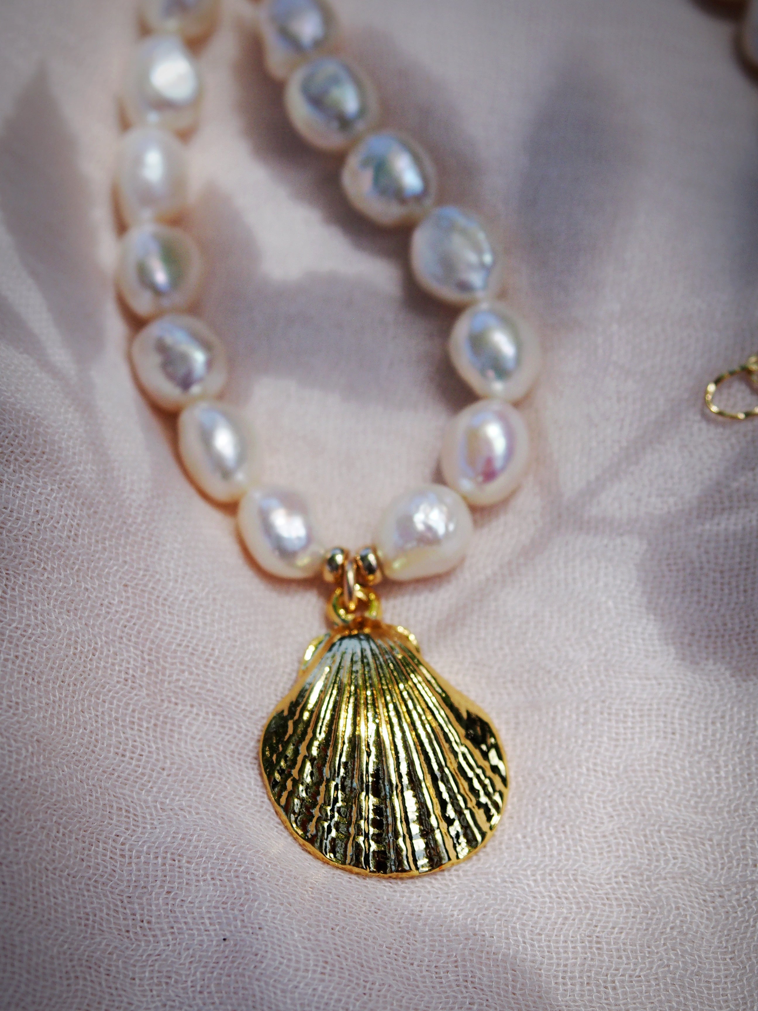 Sale - Statement White Pearl Necklace with Gold Shell Pendant - Kawai
