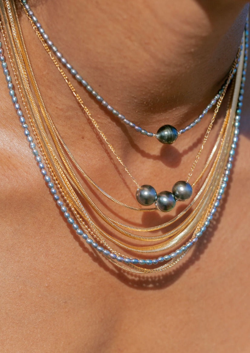 Gold Dainty Black Pearl Neckace - Maile