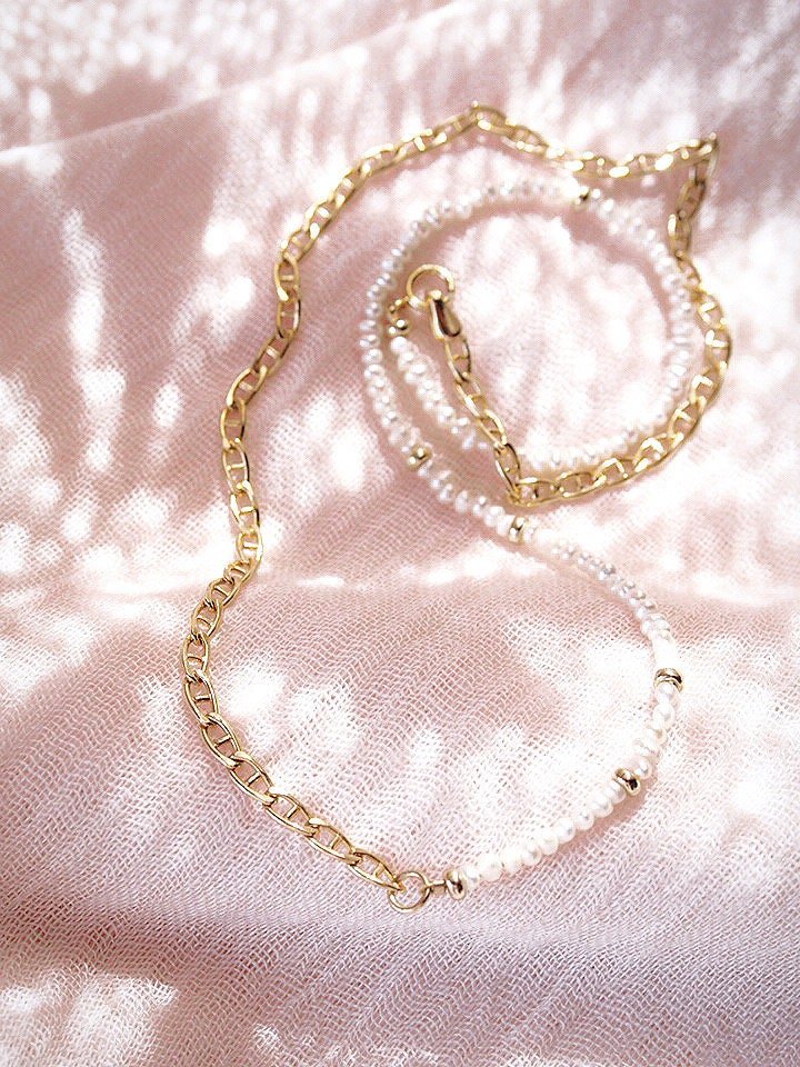 Asymmetrical Pearl & Gold Chain Necklace - Alohilohi