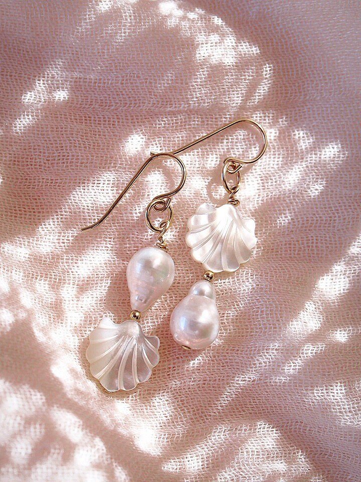 Gold Asymmetrical Shell & Pearl Earrings - Momi
