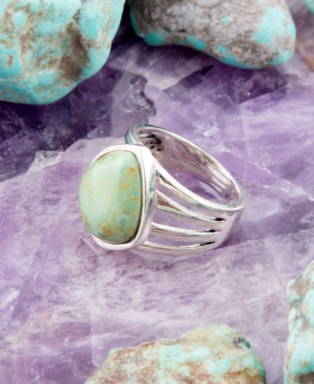Classy Sterling Silver Blue Turquoise Ring