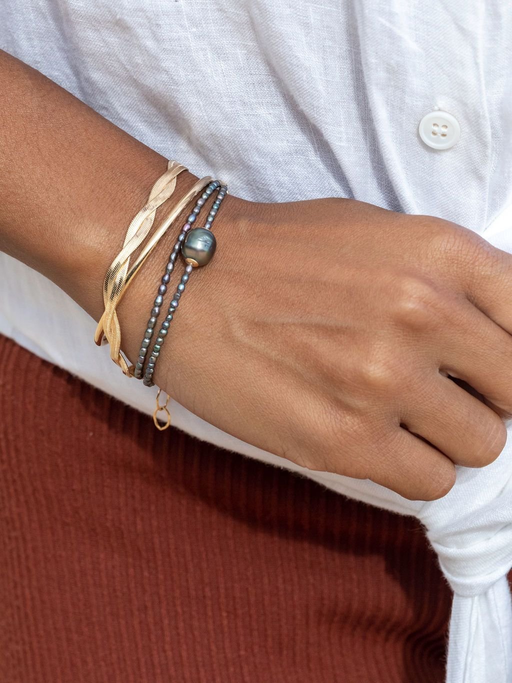 Gold Dainty Black Pearl Bracelet - Maile