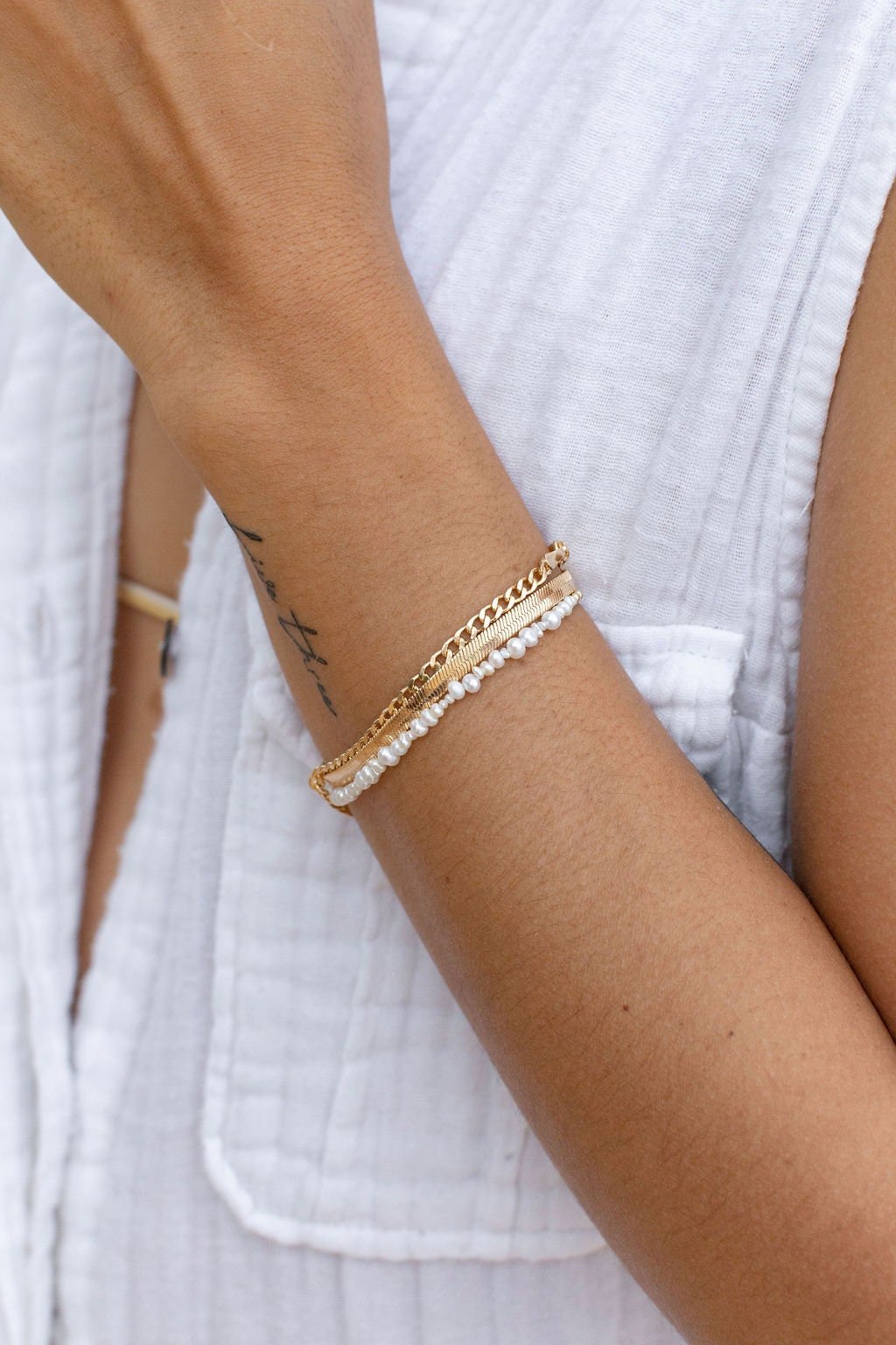 Dainty Organic White Pearl Bracelet - Kale'a