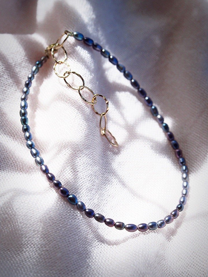 Dainty Peacock Pearl Anklet - Maile