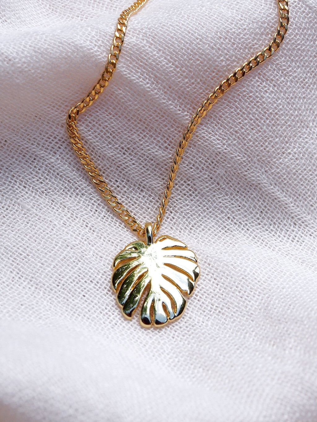 Gold Monstera Leaf Necklace - Kini