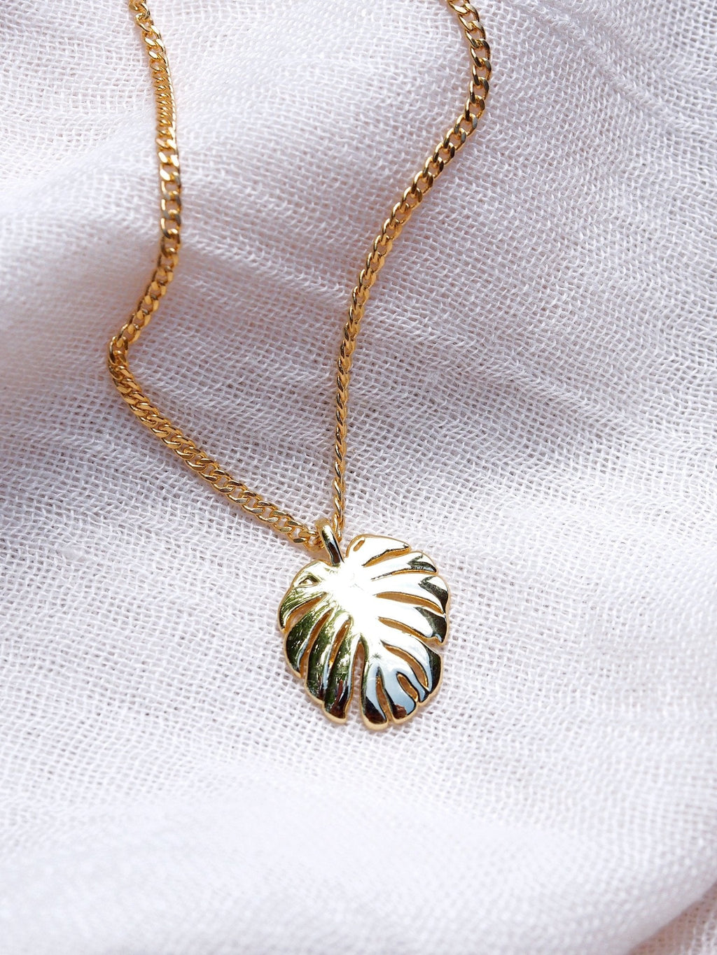 Gold Monstera Leaf Necklace - Kini