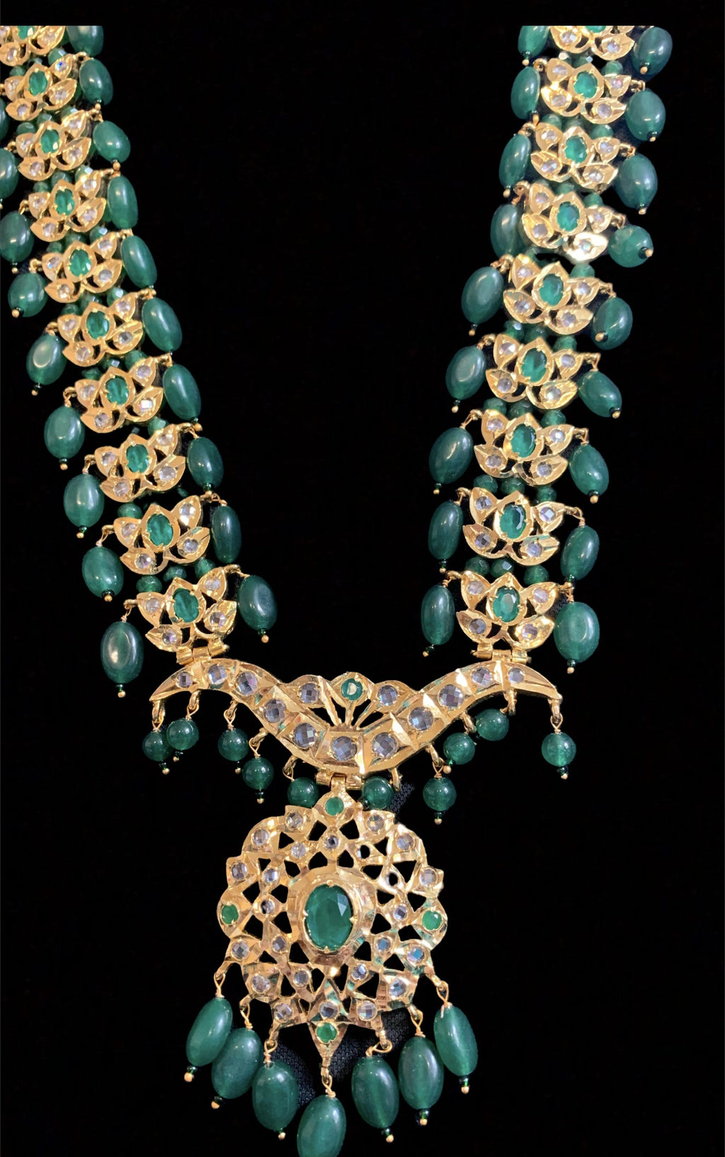 LN43 Asif jaahi haar in green  ( SHIPS IN 2 WEEKS  )