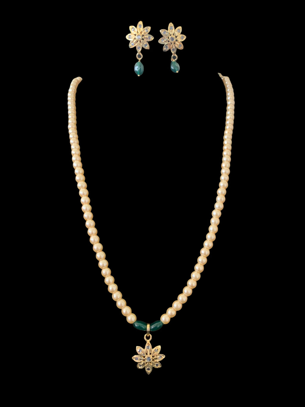 PS372 flower pendant set with top styled earrings ( READY TO SHIP )