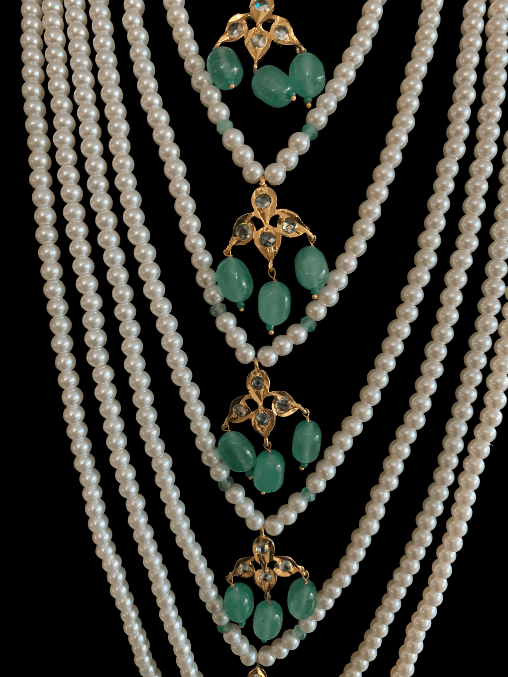 SAT54 Insia satlada in light green beads ( SHIPS IN 3 WEEKS  )