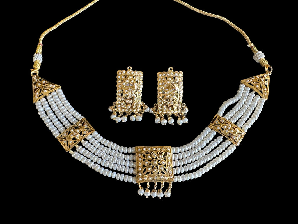 C237 Ariha choker set in fresh water pearls( SHIPS IN 4 WEEKS   )