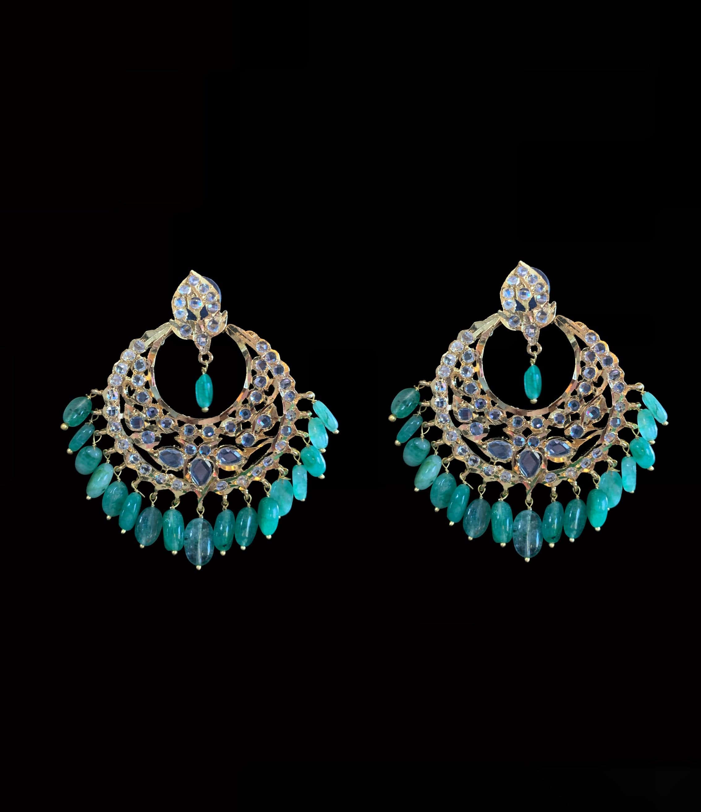 C85 MAHIRA v set in emerald beads ( READY TO SHIP )