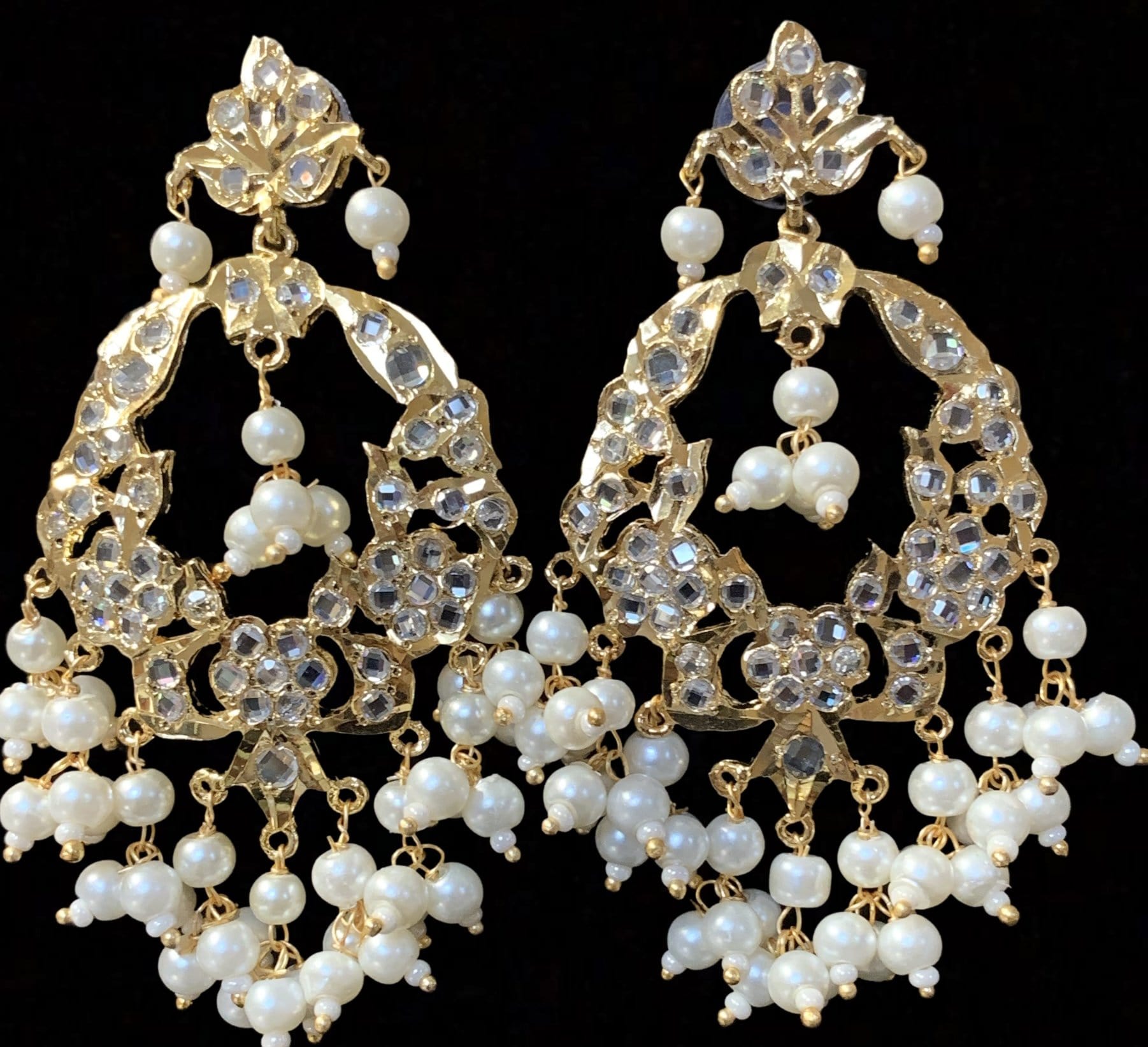 PS401 Madhuri pendant set in pearls ( SHIPS IN 4 WEEKS  )