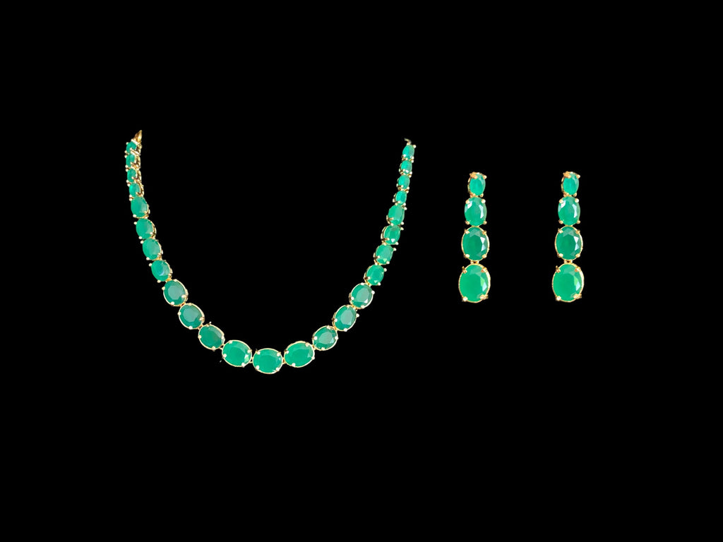 Gold plated short necklace set ( READY TO SHIP)