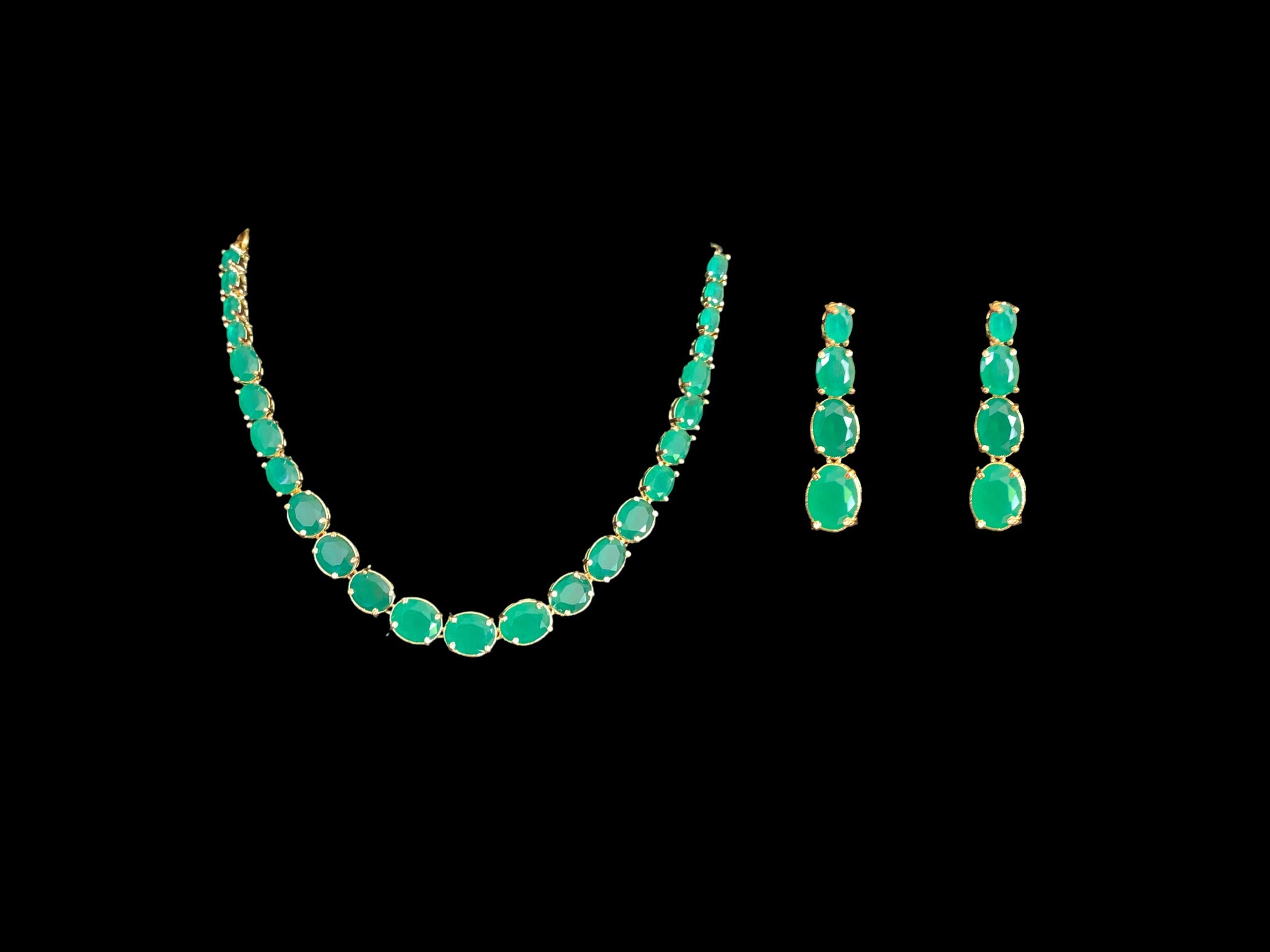 Gold plated short necklace set ( READY TO SHIP)