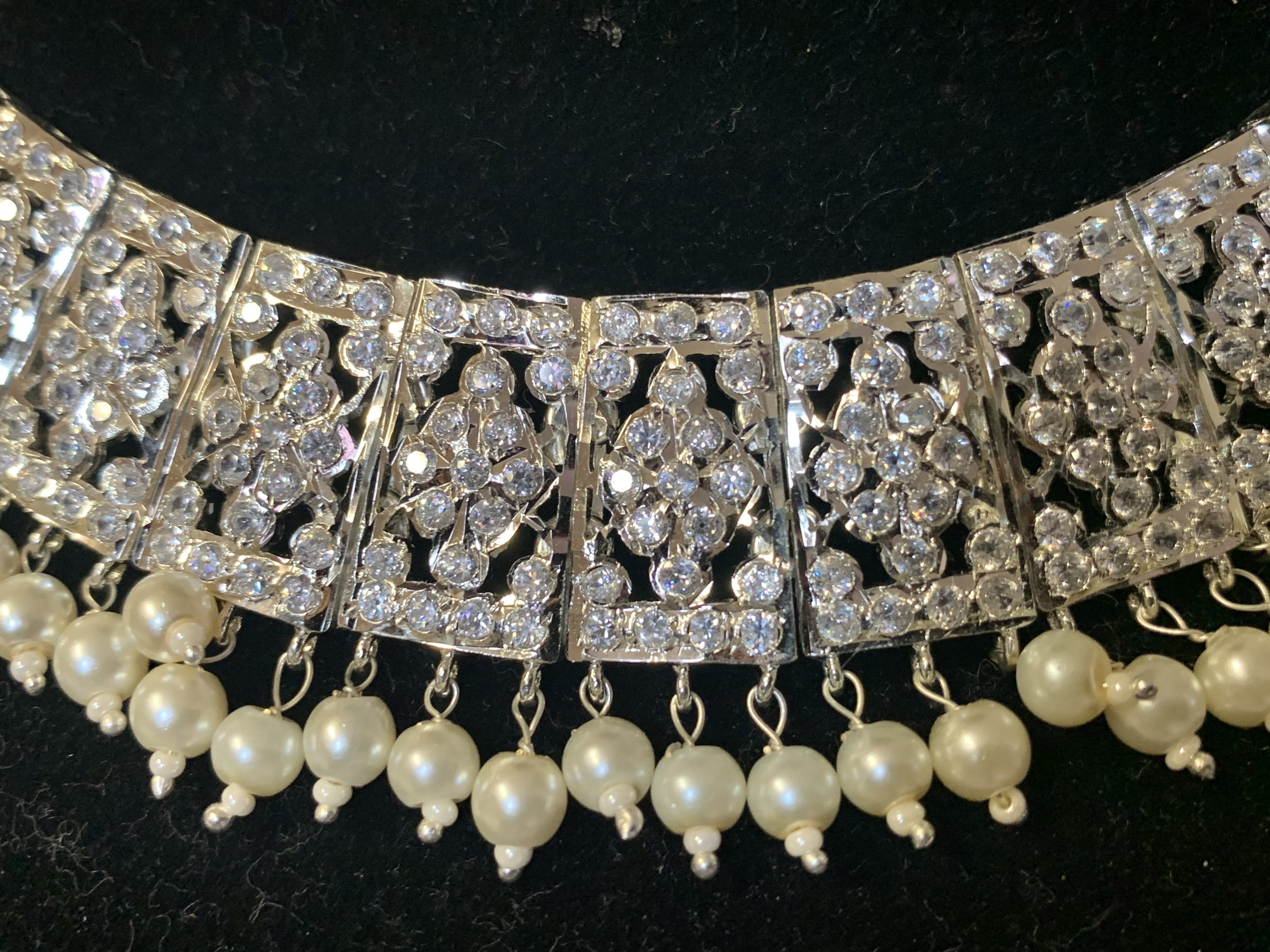 BR86 Amira bridal set  ( SHIPS IN 3 WEEKS )