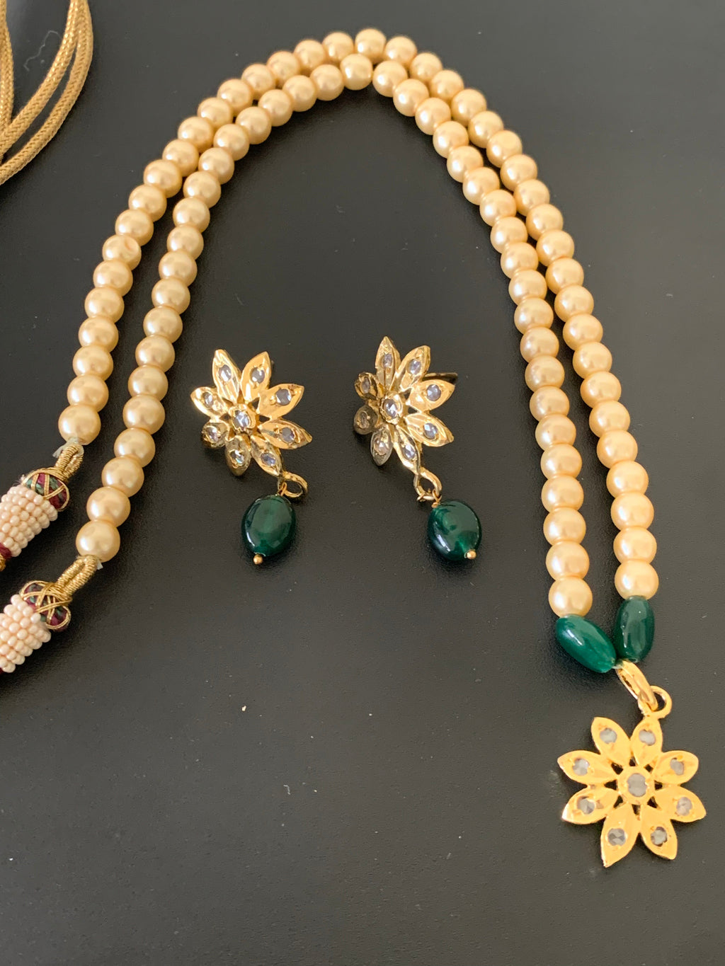 PS372 flower pendant set with top styled earrings ( READY TO SHIP )