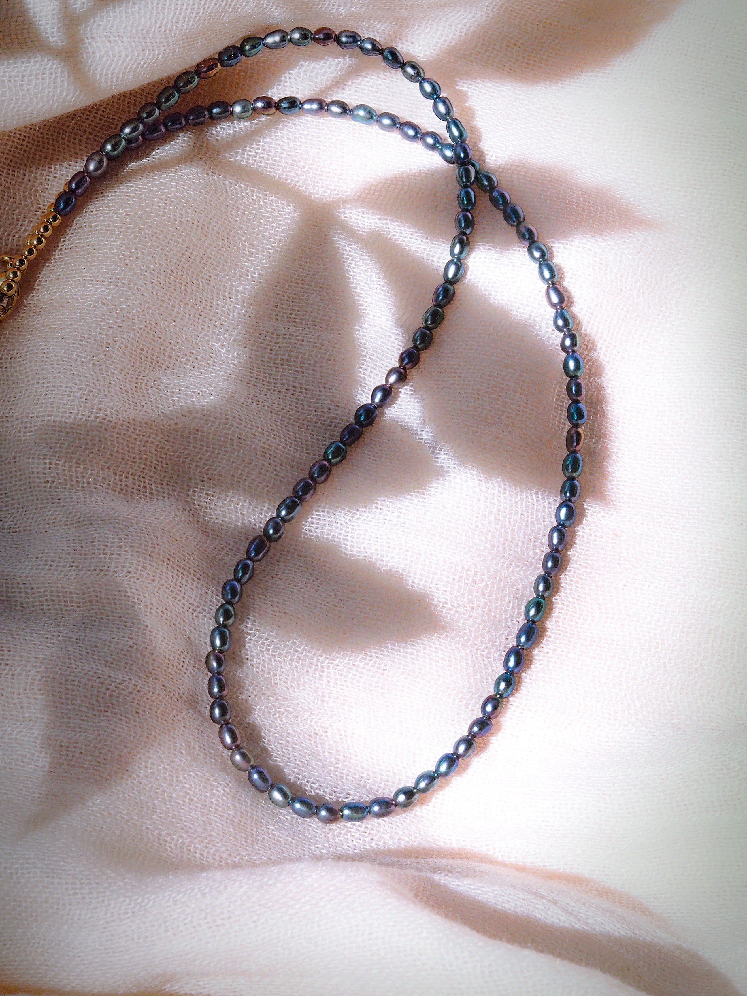 Gold Dainty Black Pearl Neckace - Maile