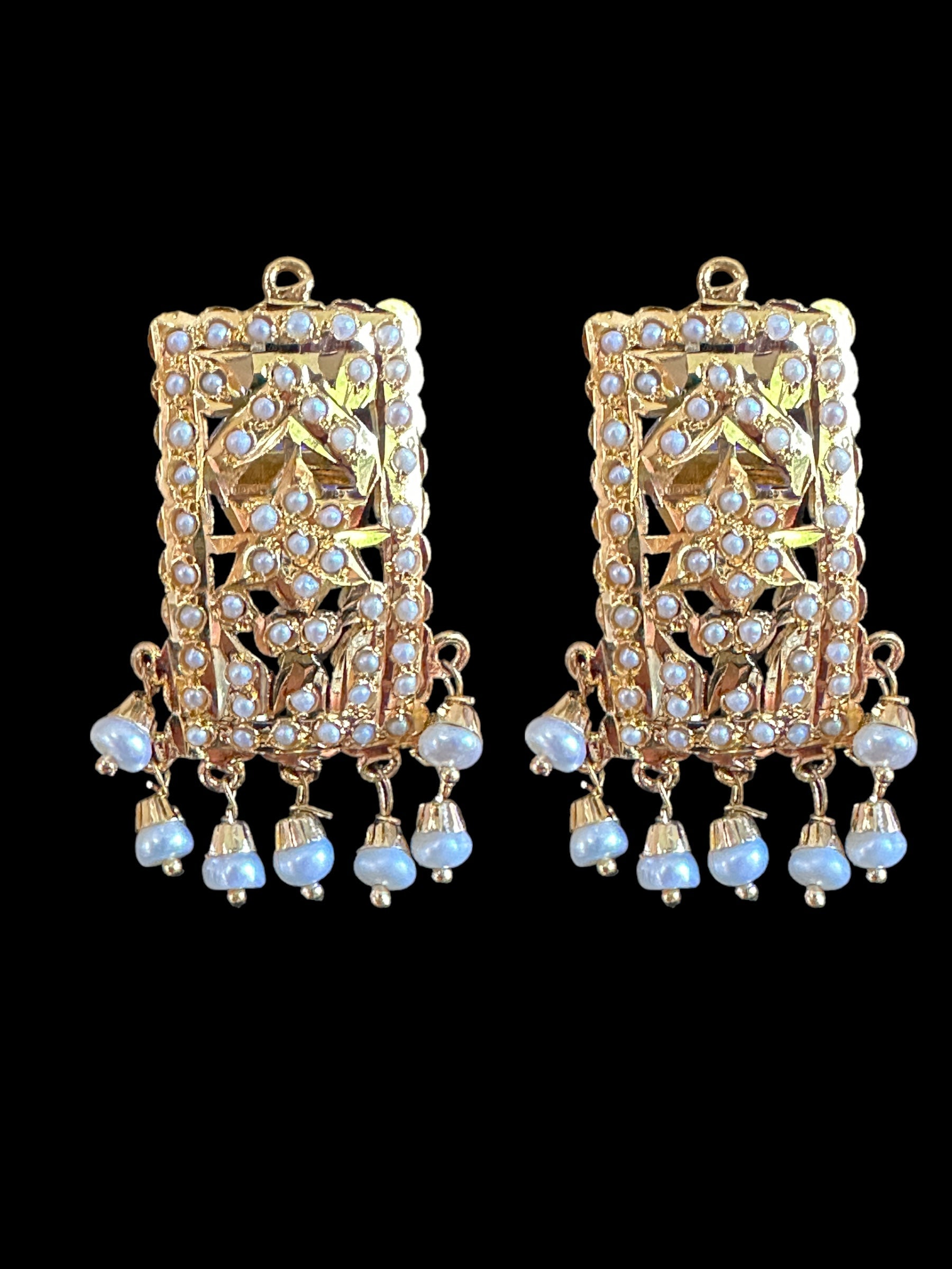 C237 Ariha choker set in fresh water pearls( SHIPS IN 4 WEEKS   )