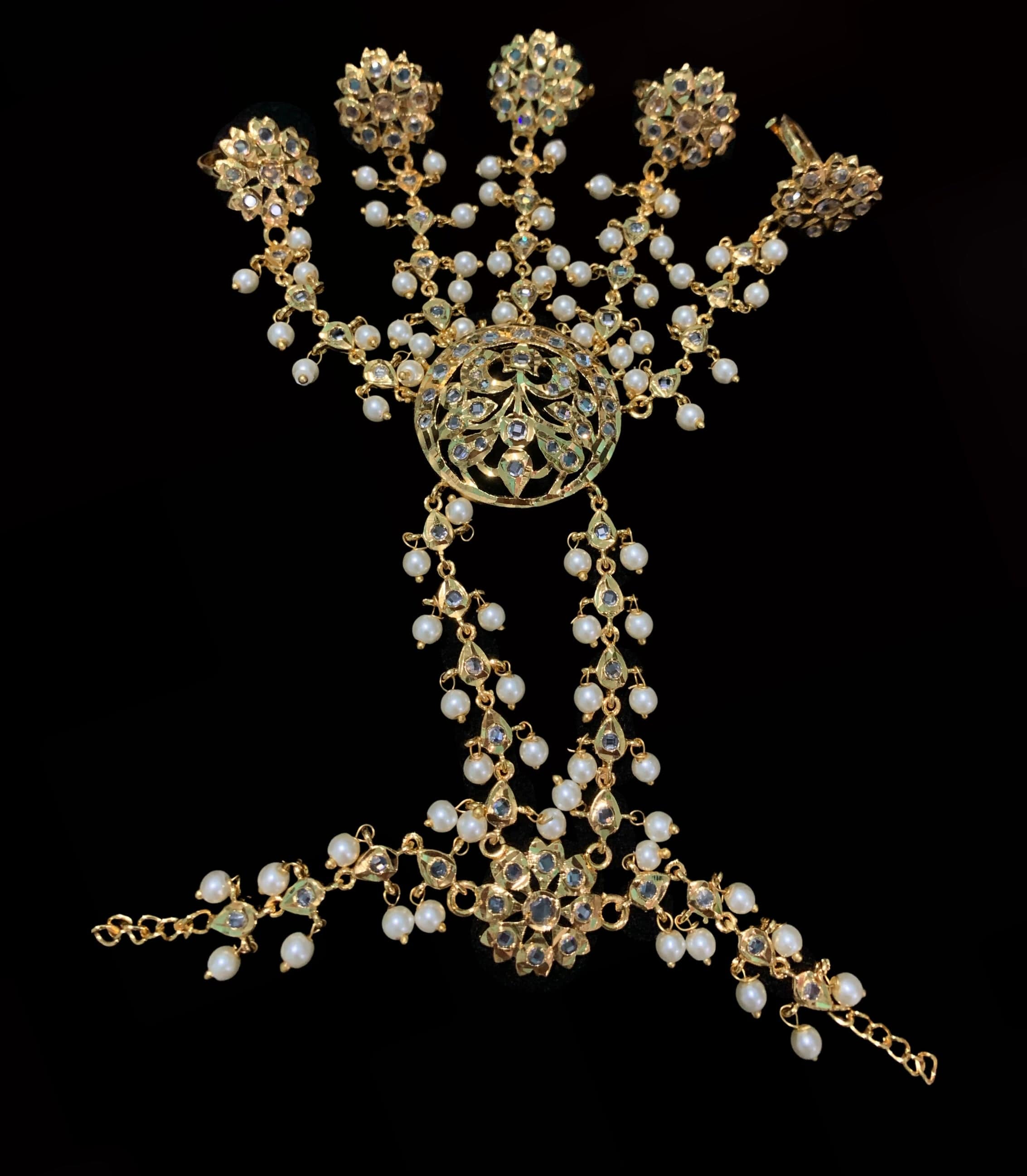 Soha haathphool - pearls  ( one pair )  ( SHIPS IN 3 WEEKS )