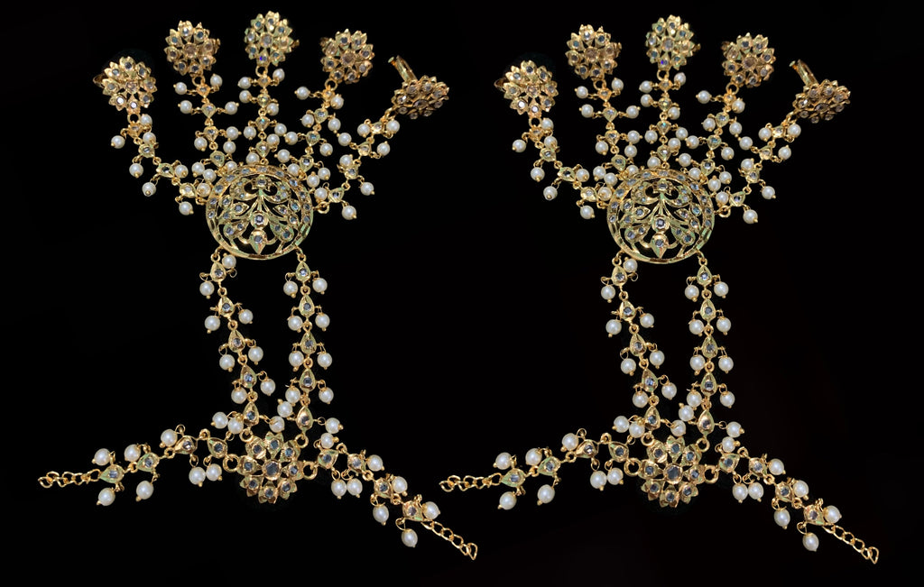 Soha haathphool - pearls  ( one pair )  ( SHIPS IN 3 WEEKS )