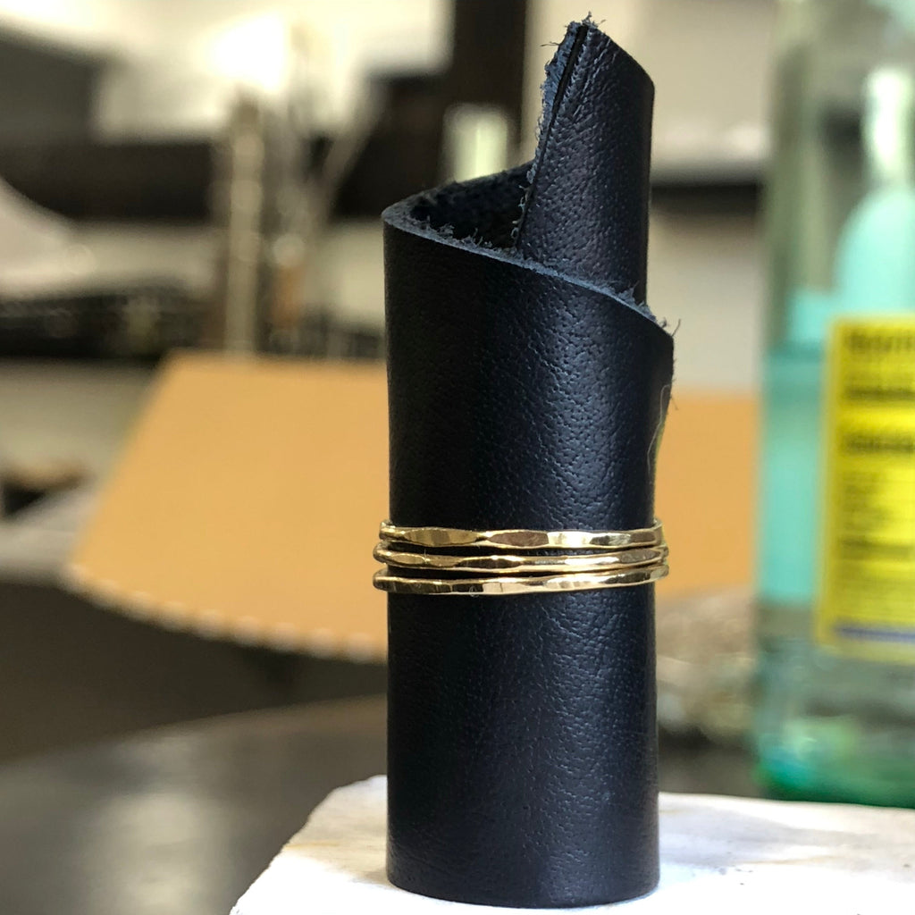 HAMMERED STACKING RING SET