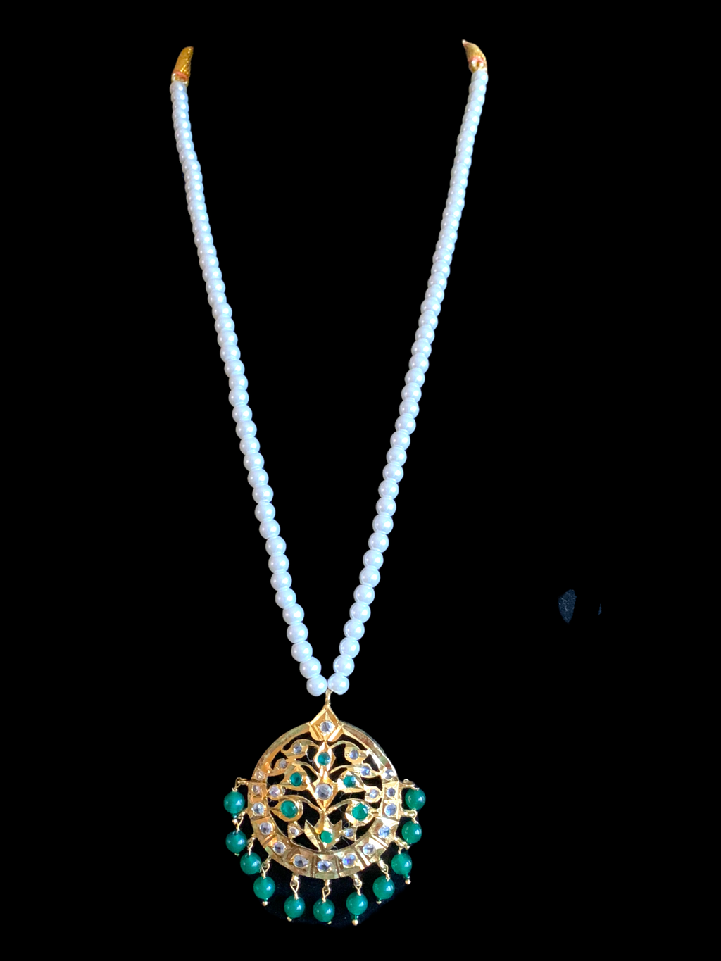 PS436 Gold plated pendant set in green beads ( READY TO SHIP)