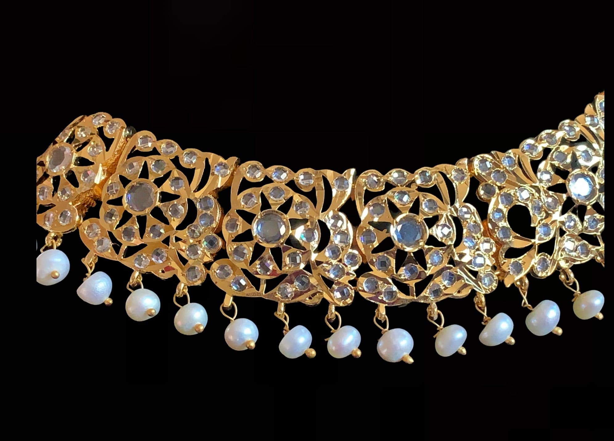 DNS159 Heena necklace set in fresh water pearls  ( READY TO SHIP )