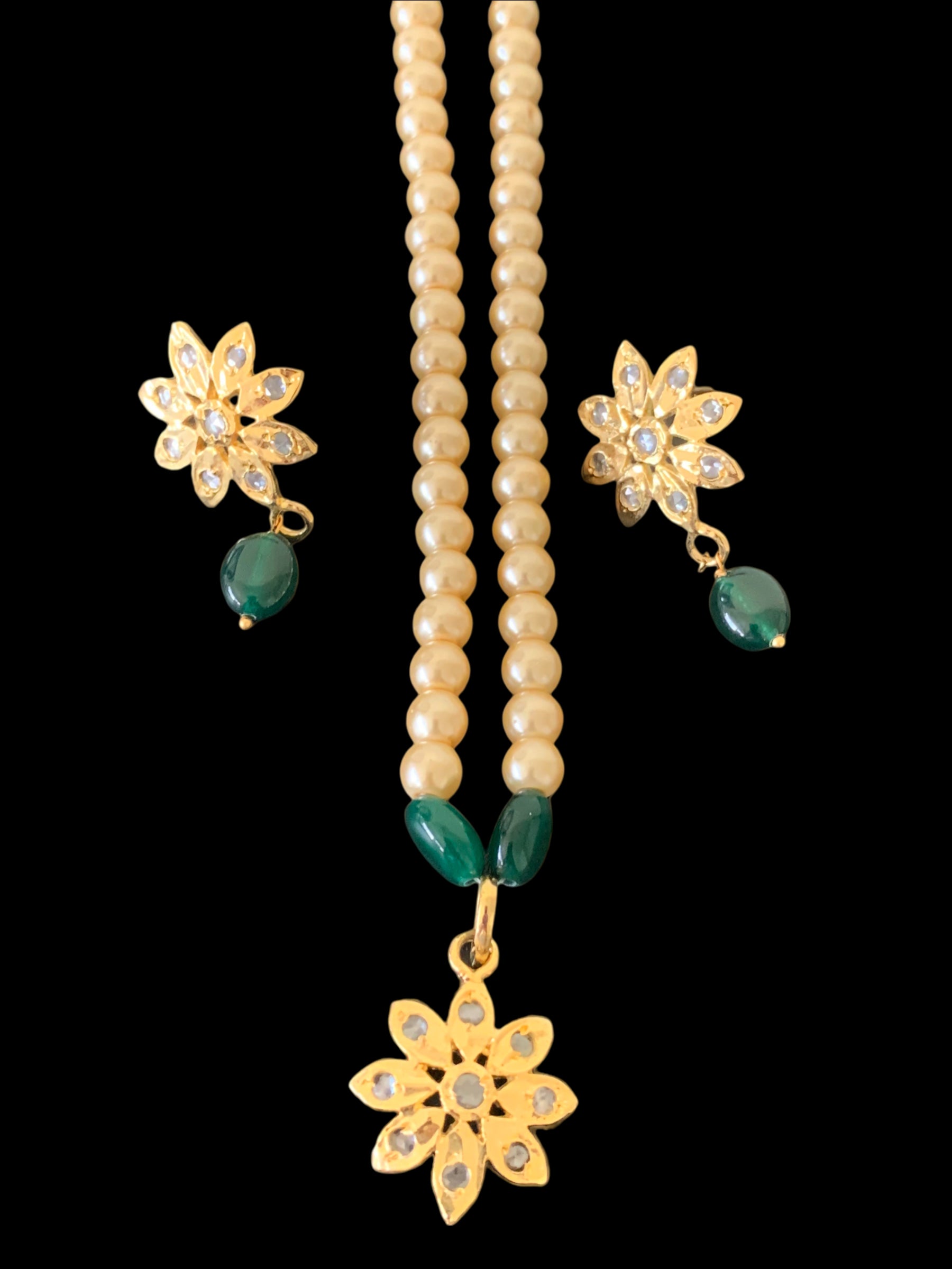 PS372 flower pendant set with top styled earrings ( READY TO SHIP )