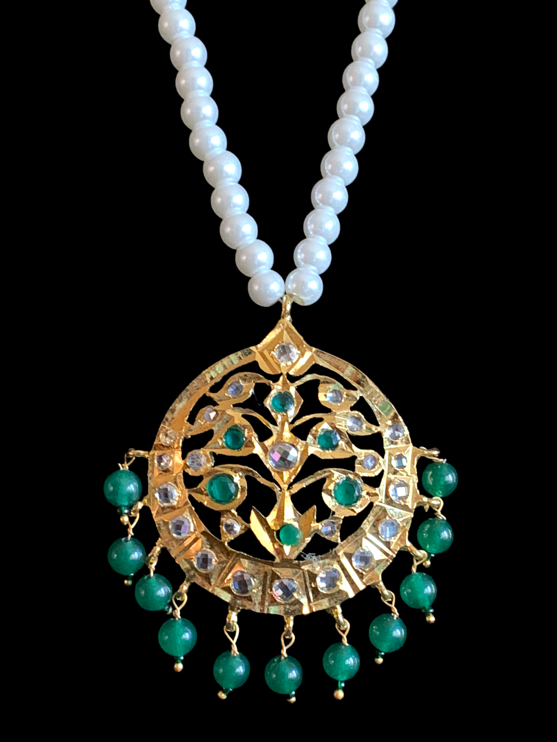 PS436 Gold plated pendant set in green beads ( READY TO SHIP)