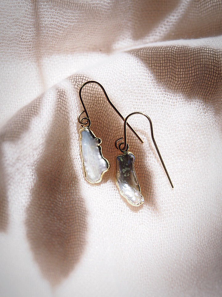 Mini Biwa Pearl Drop Earrings - Gold Kiana