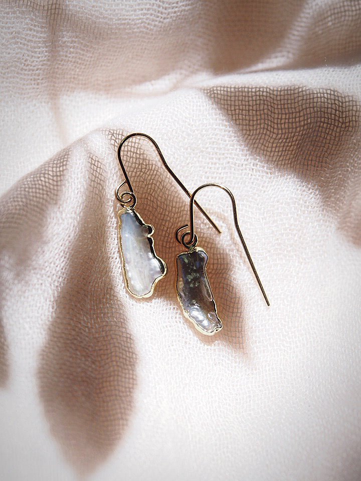 Mini Biwa Pearl Drop Earrings - Gold Kiana