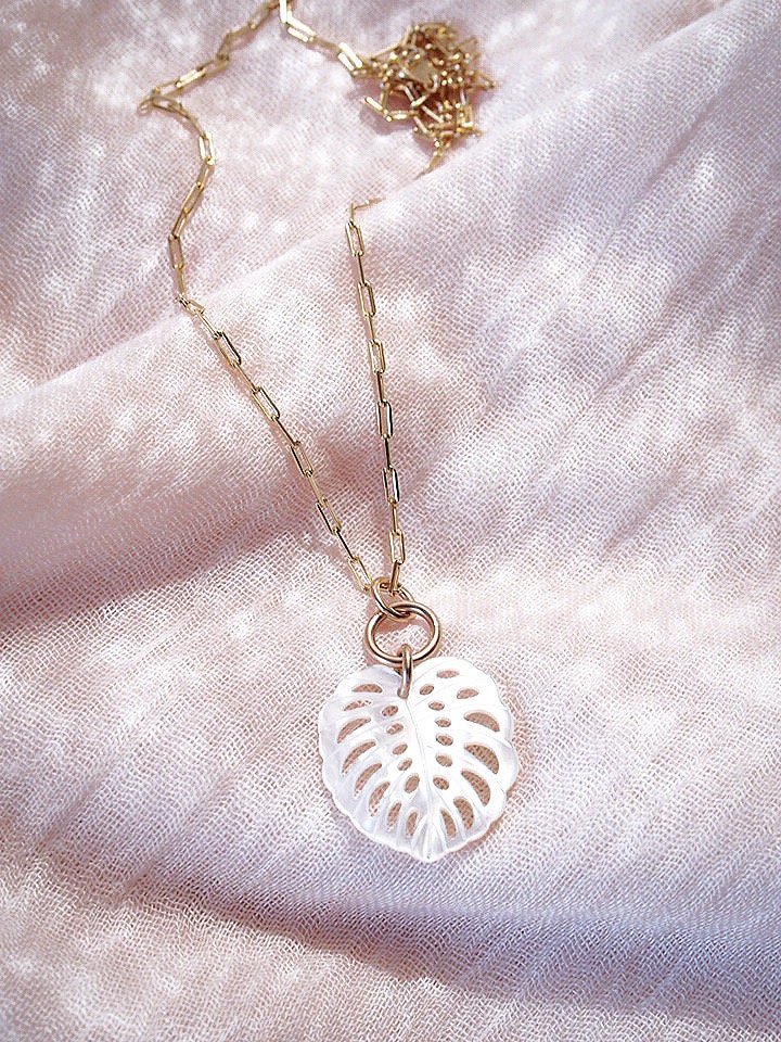 Gold Monstera Chain Necklace - Makana