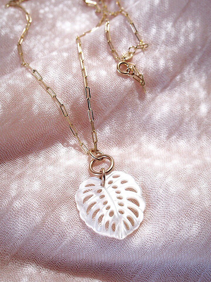 Gold Monstera Chain Necklace - Makana