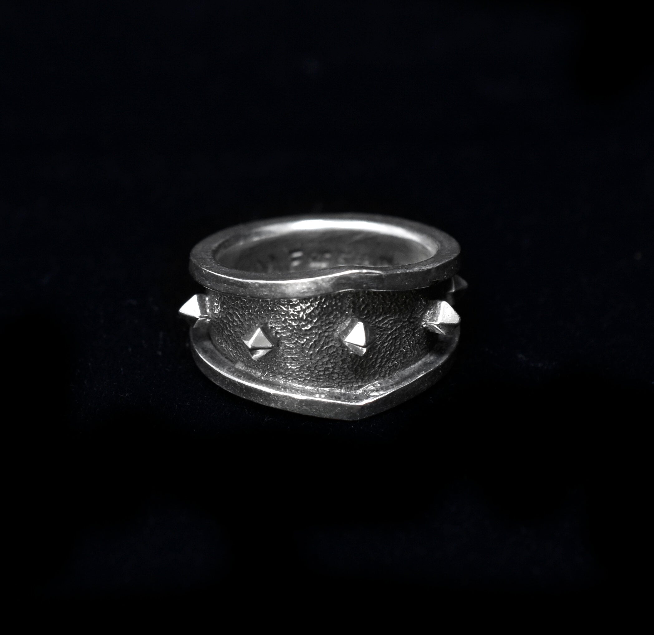 Pitfall Ring