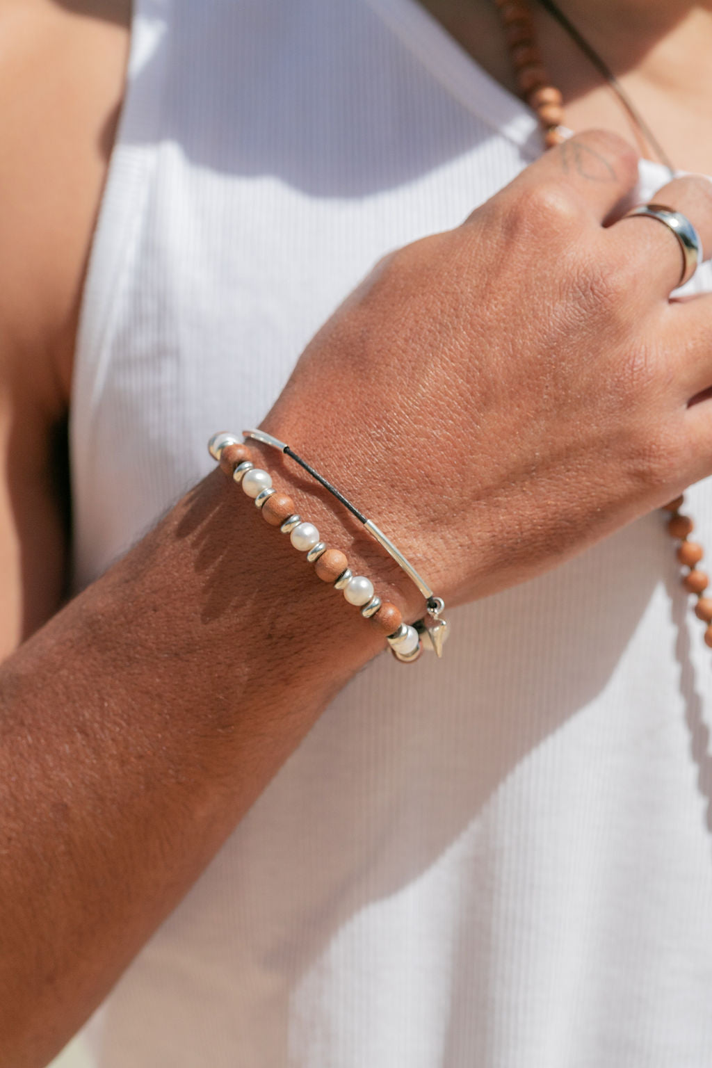 Stretchy Unisex Men's Sandalwood & Pearl Bracelet - Kaholo