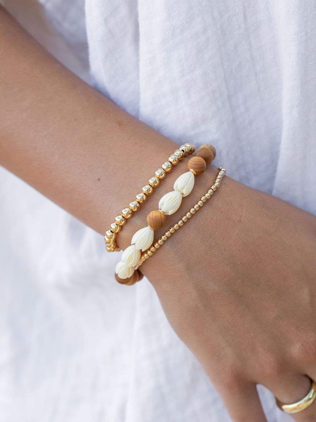 Sandalwood Pikake Flower Bead Bracelet - Hakumele