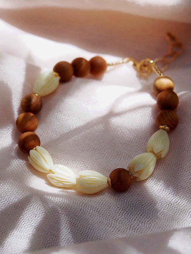 Sandalwood Pikake Flower Bead Bracelet - Hakumele