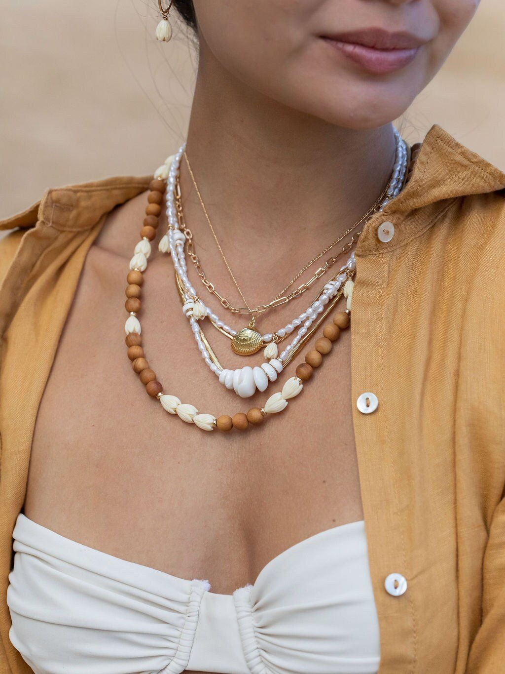 Sandalwood Pikake Flower Bead Necklace - Hakumele