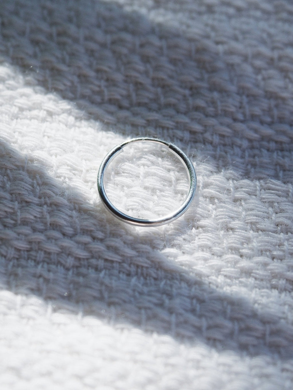 Single Unisex Men's Silver Hoop Earring - Kaholo