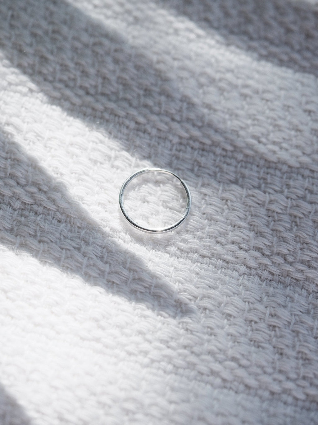 Single Unisex Men's Silver Hoop Earring - Kaholo