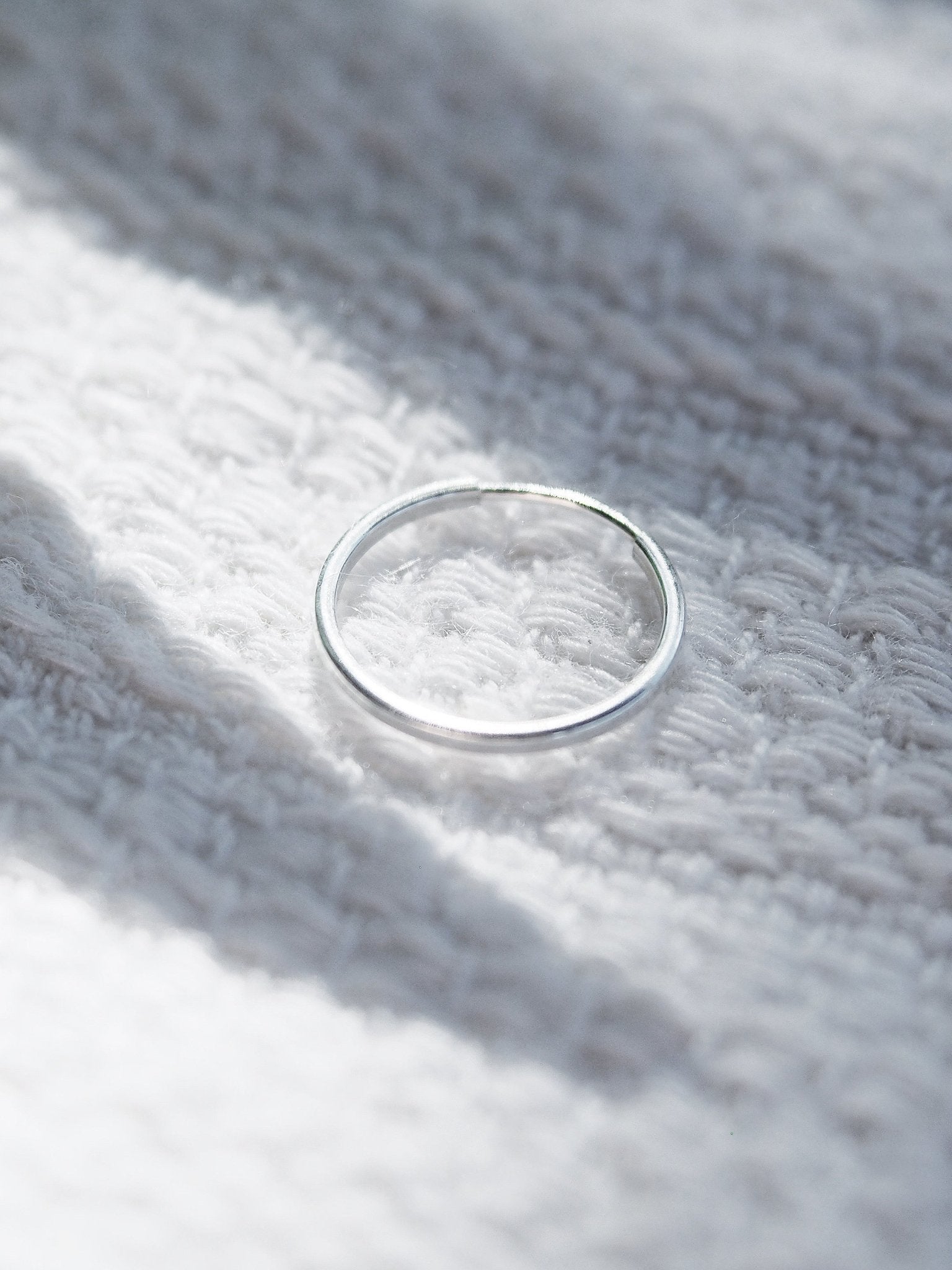 Single Unisex Men's Squared Silver Hoop Earring - Kahua