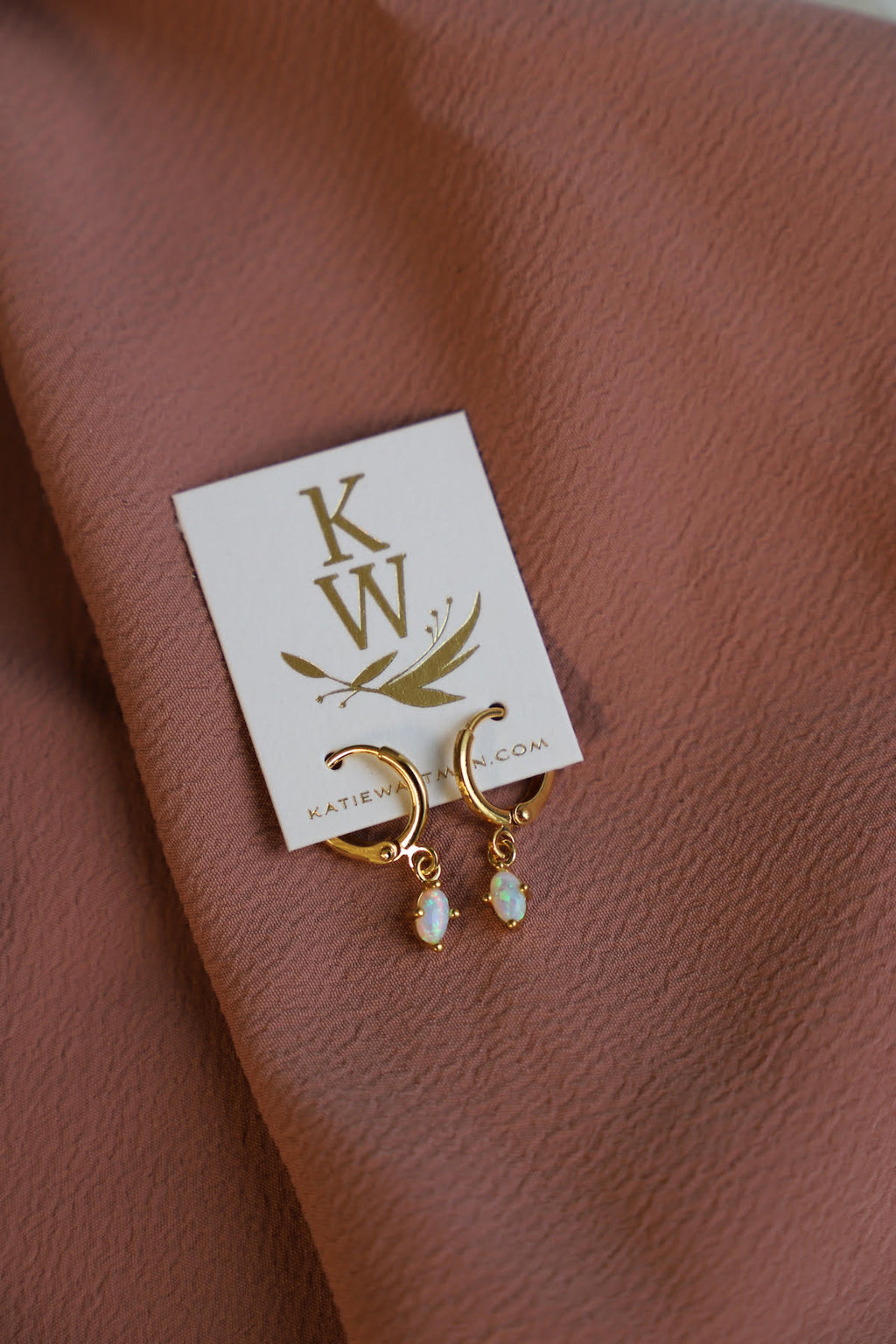 MINI OVAL OPALITE HUGGIES